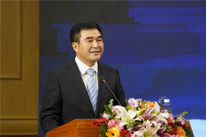 国图集团公司常务副总经理贾强作开幕式发言,来自加拿大普莱斯瑞德