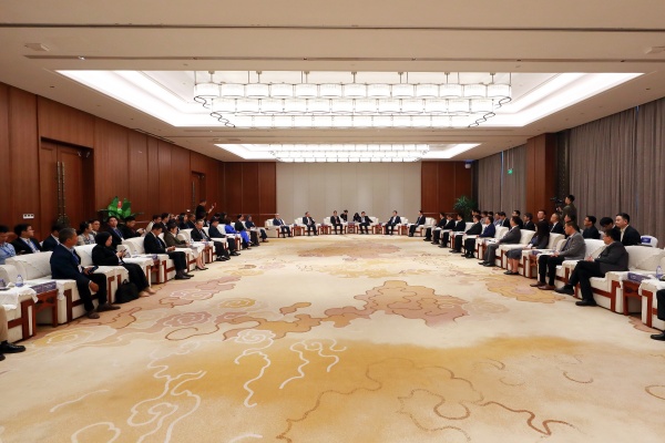 杜占元会见2025中国—东盟媒体合作论坛外方嘉宾